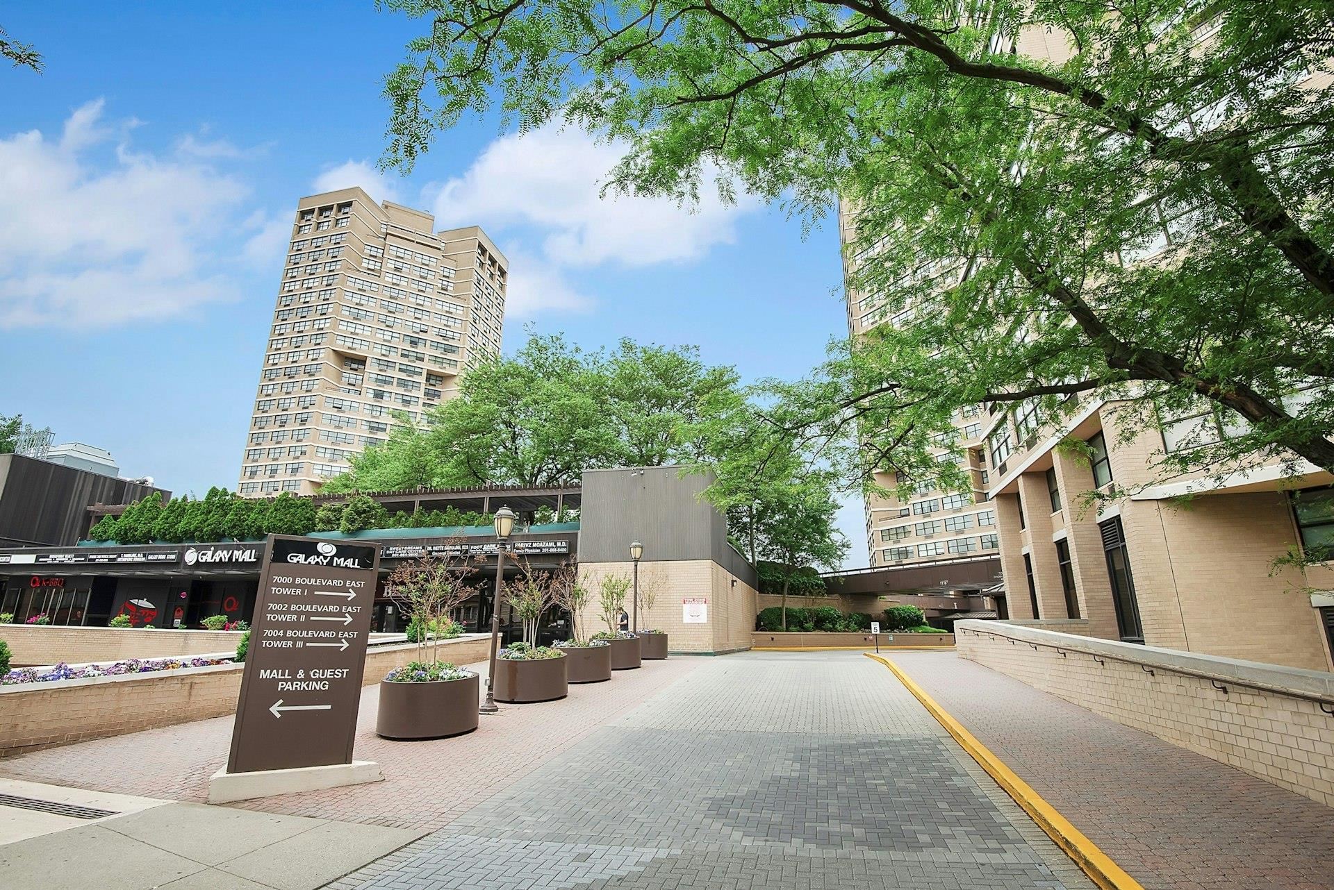 7004 BLVD EAST Unit: 31D