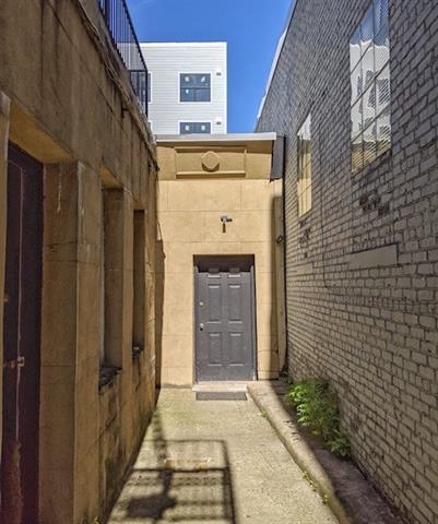 518 ADAMS ST Unit: Rear House
