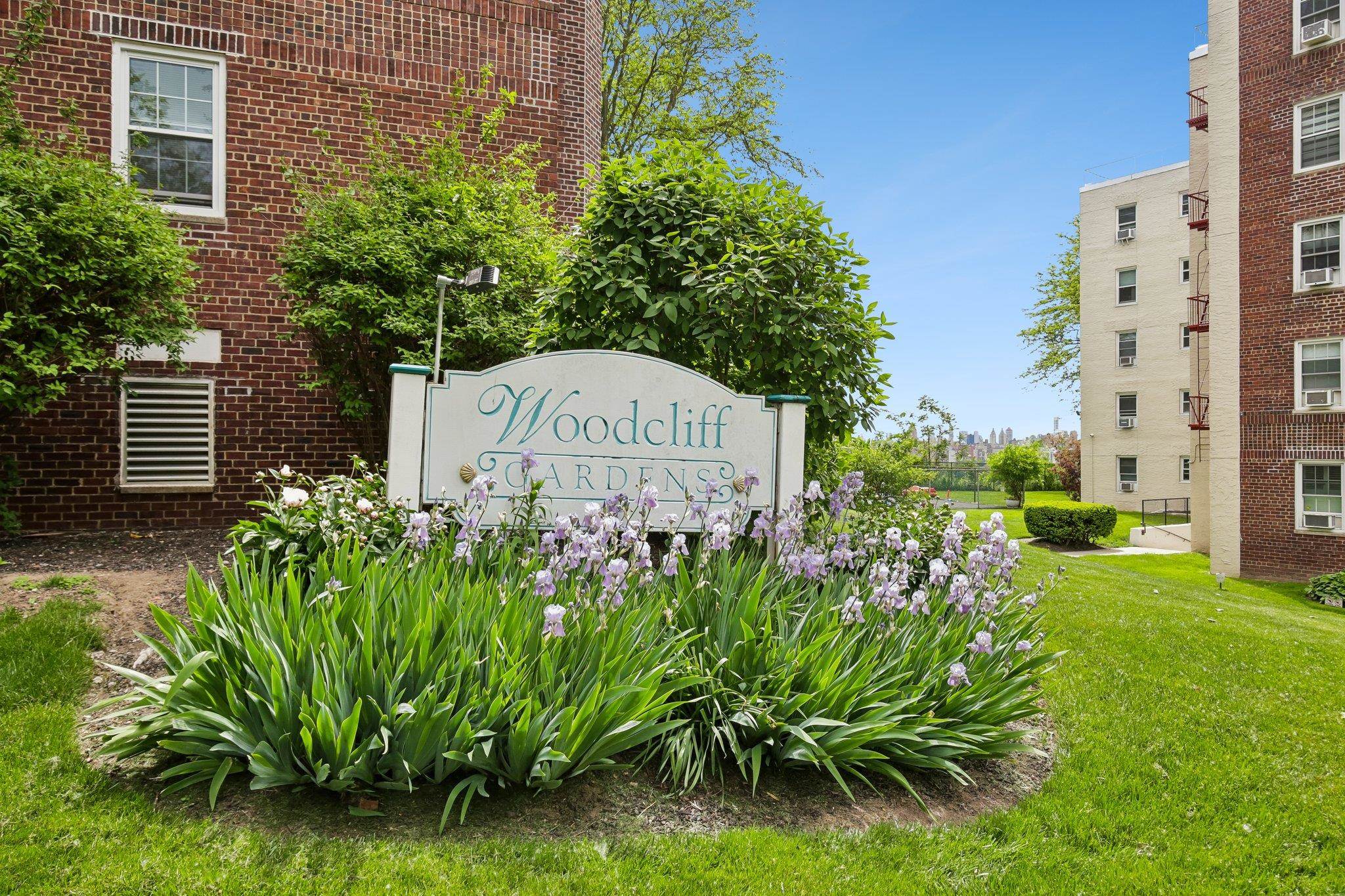 8450 BLVD EAST Unit: 3B