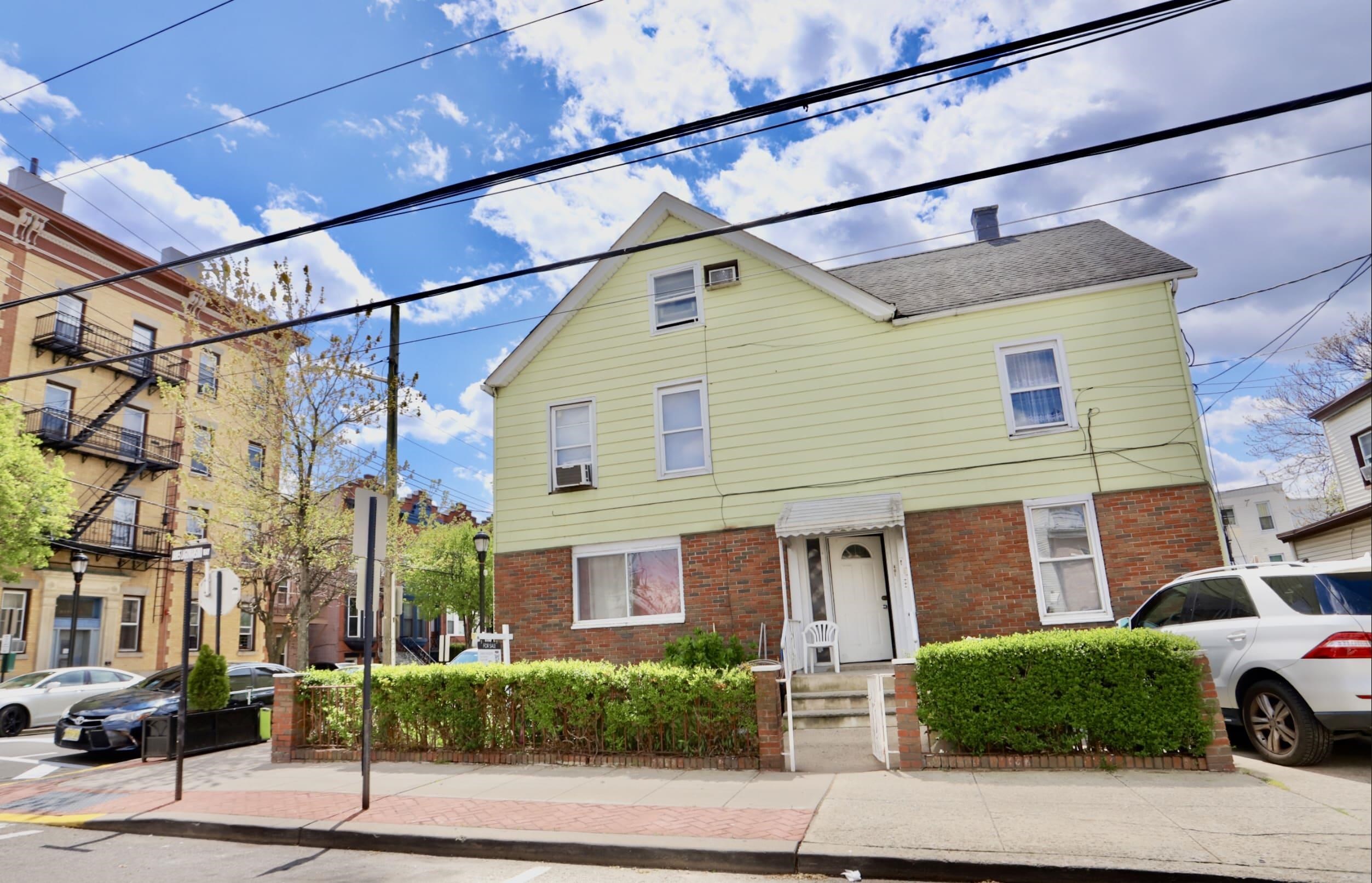 217-219 NEW YORK AVE