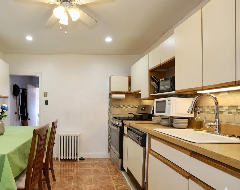217-219 NEW YORK AVE