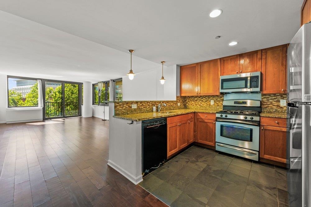 700 GROVE ST Unit: 3C