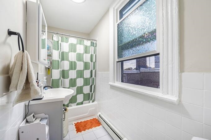 743 HARRISON AVE Unit: 5