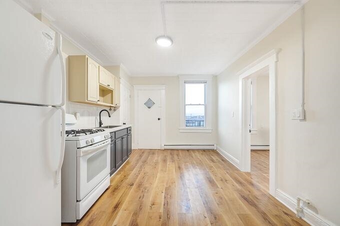 743 HARRISON AVE Unit: 5