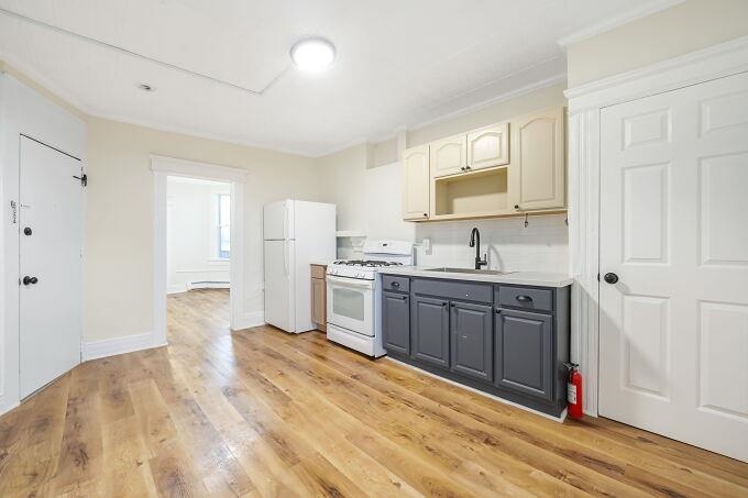 743 HARRISON AVE Unit: 5