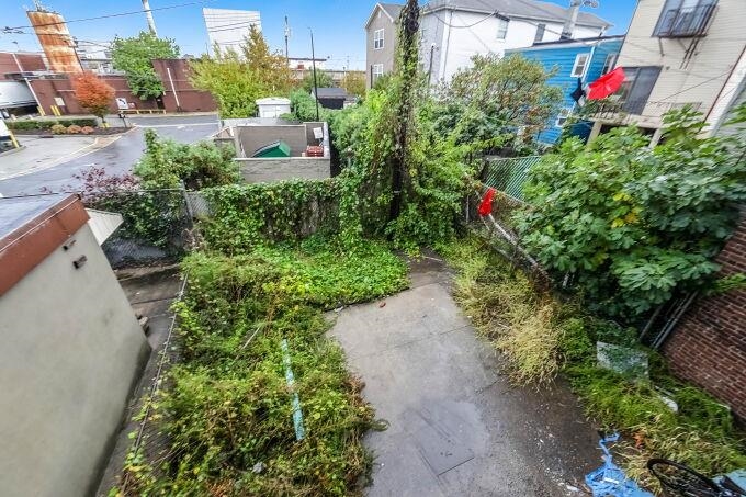 743 HARRISON AVE Unit: 5