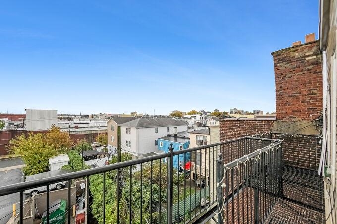 743 HARRISON AVE Unit: 5