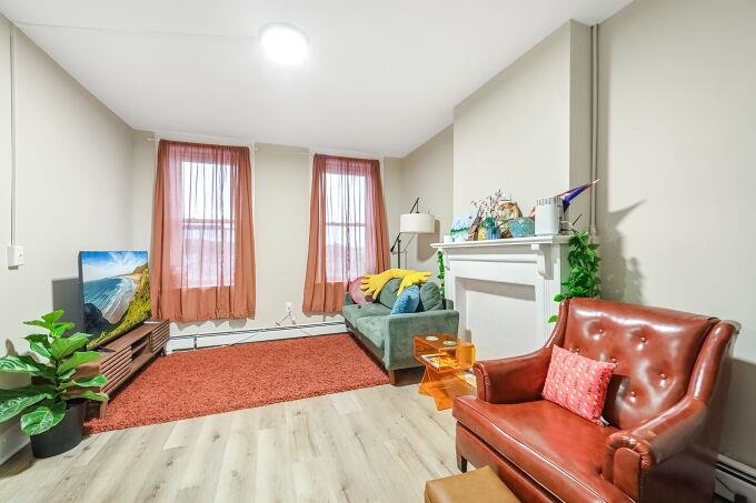 743 HARRISON AVE Unit: 5
