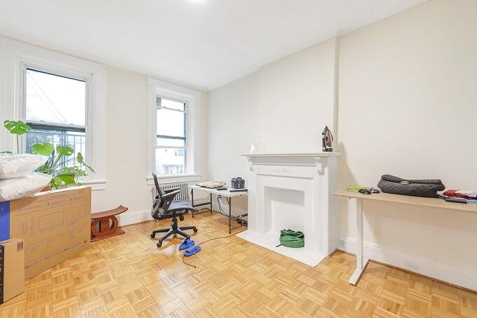 743 HARRISON AVE Unit: 5