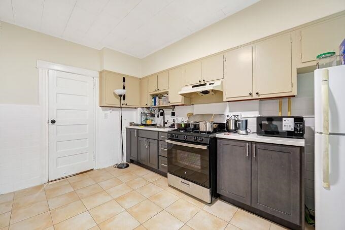 743 HARRISON AVE Unit: 5
