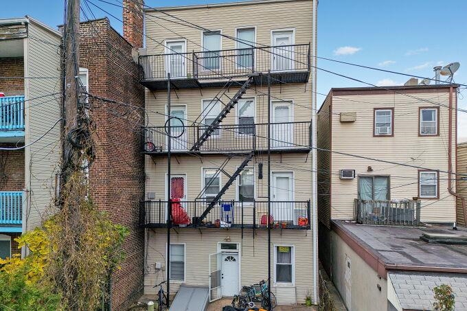 743 HARRISON AVE Unit: 5