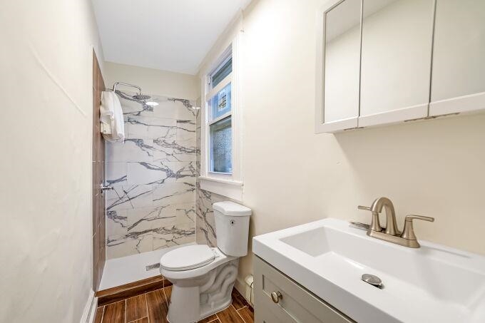 743 HARRISON AVE Unit: 5