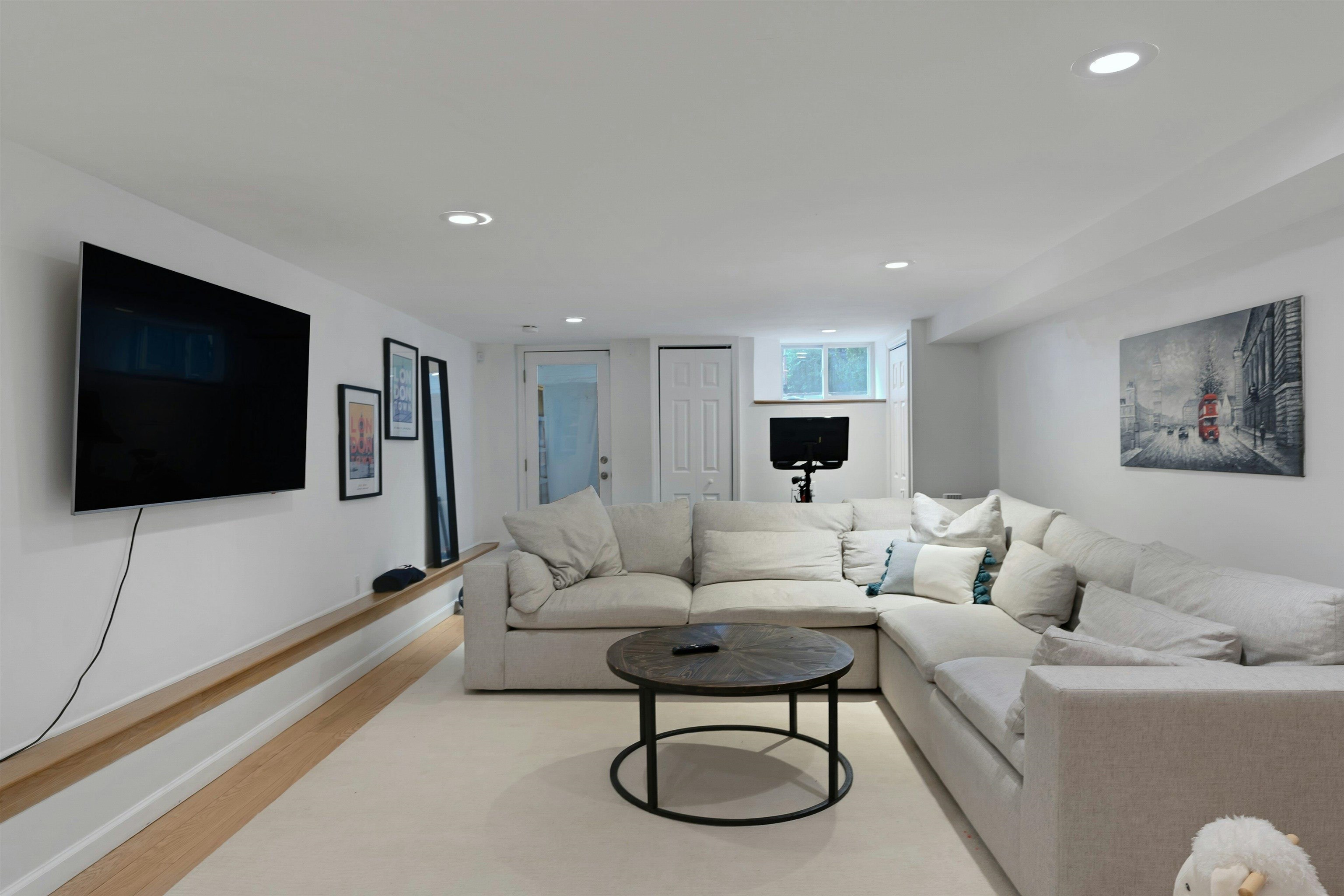 1008 PARK AVE