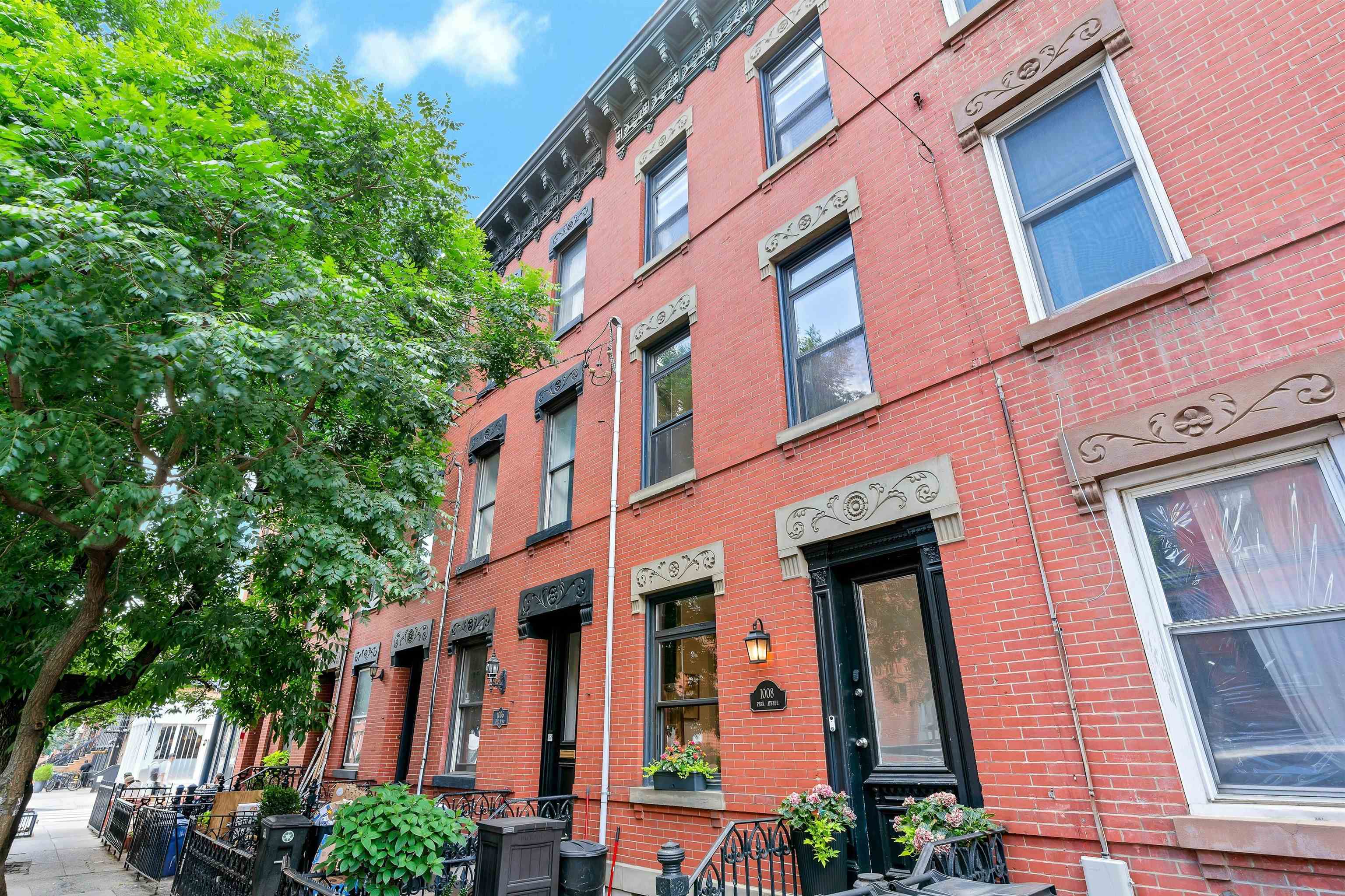 1008 PARK AVE