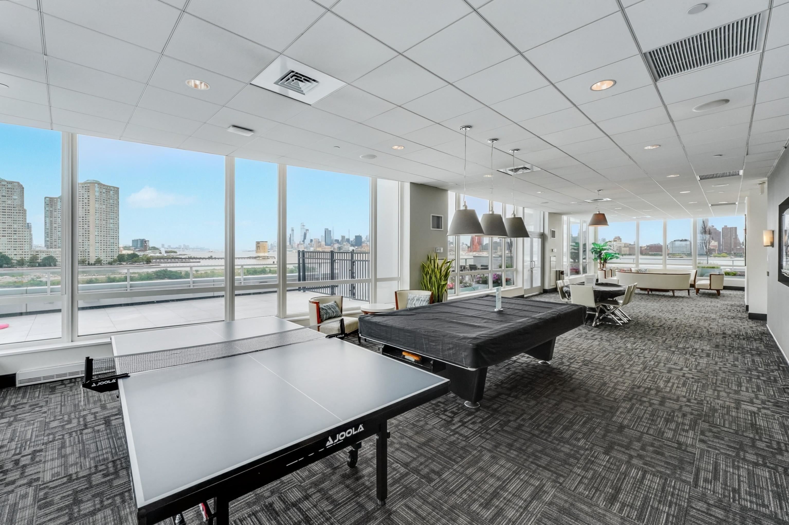 2 2ND ST Unit: 1605