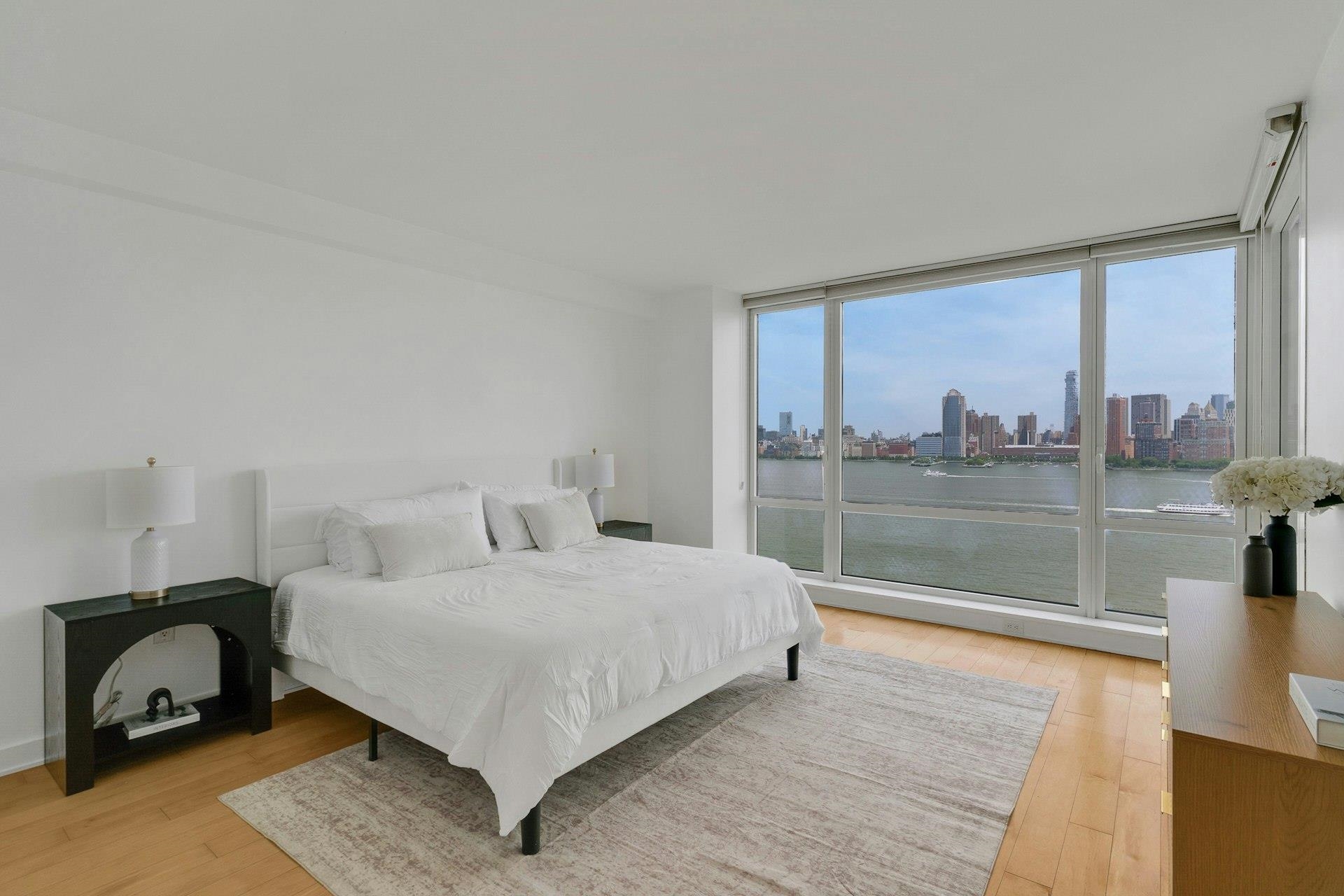 2 2ND ST Unit: 1605