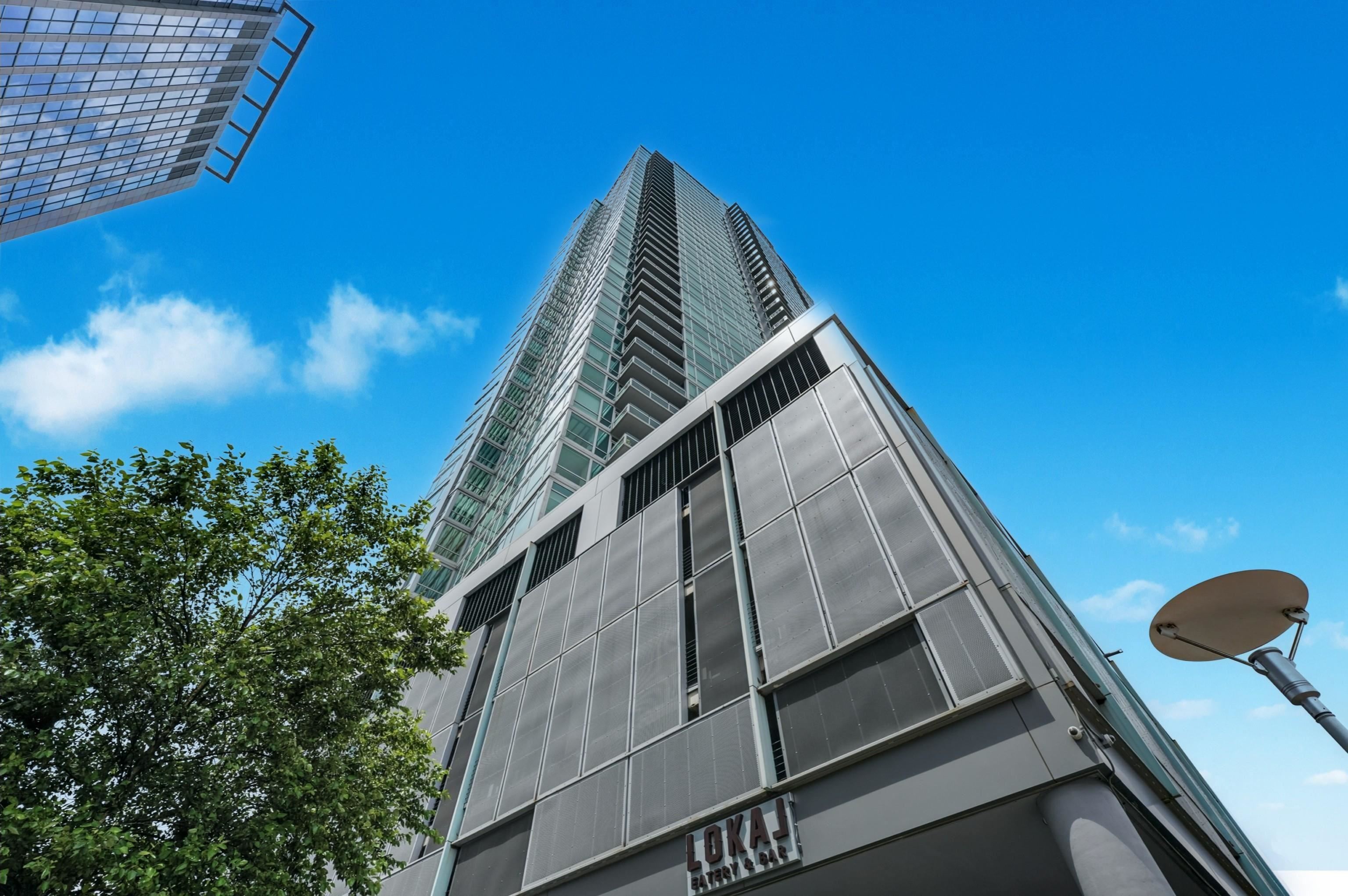 2 2ND ST Unit: 1605