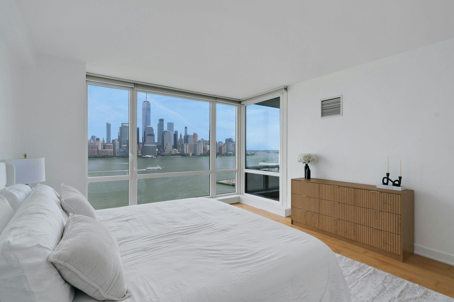2 2ND ST Unit: 1605