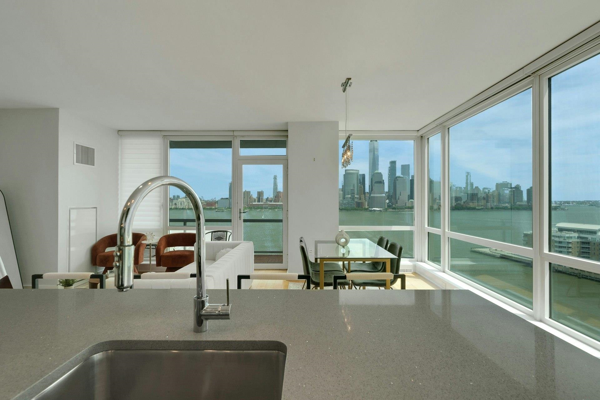 2 2ND ST Unit: 1605