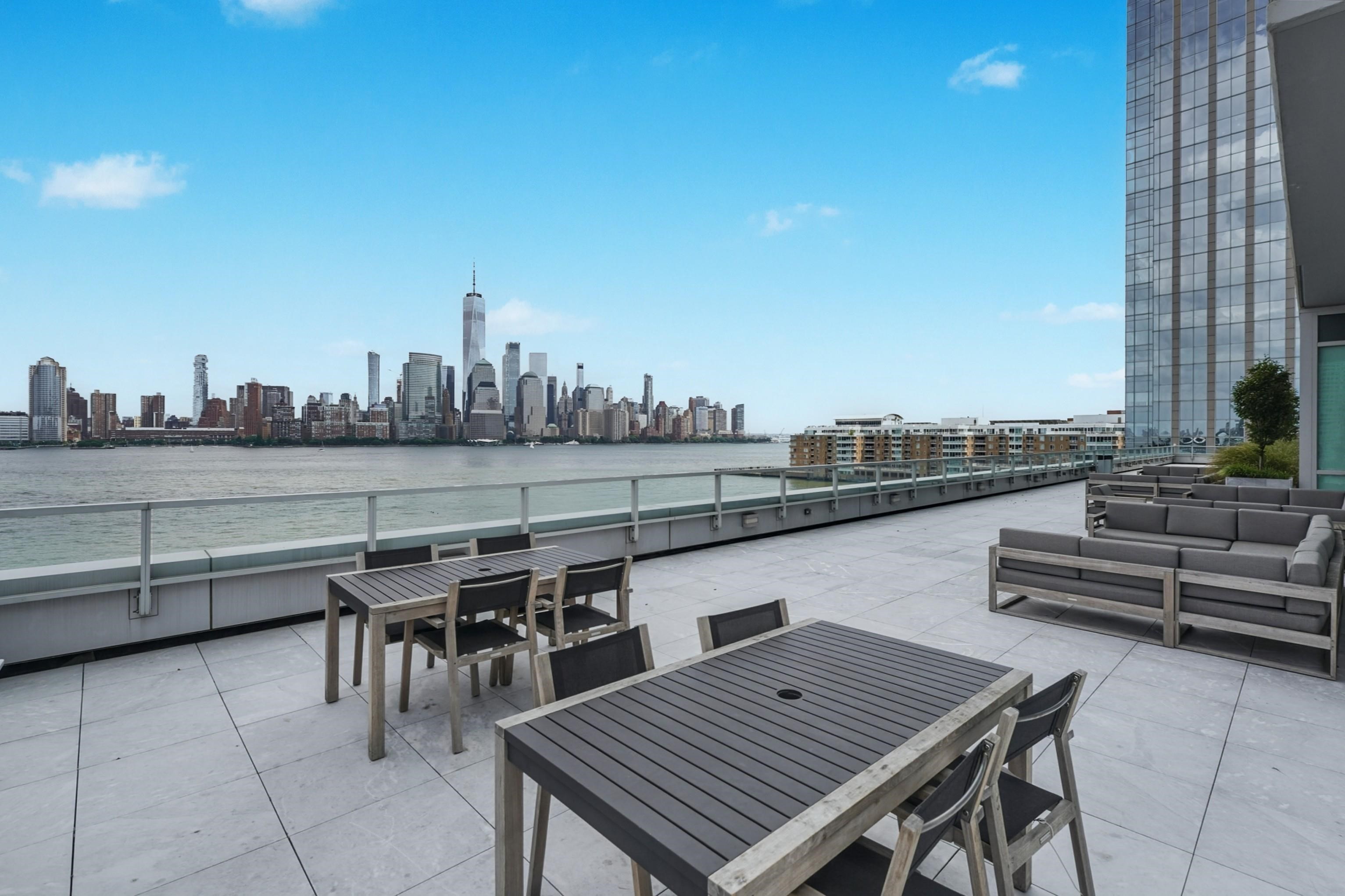 2 2ND ST Unit: 1605