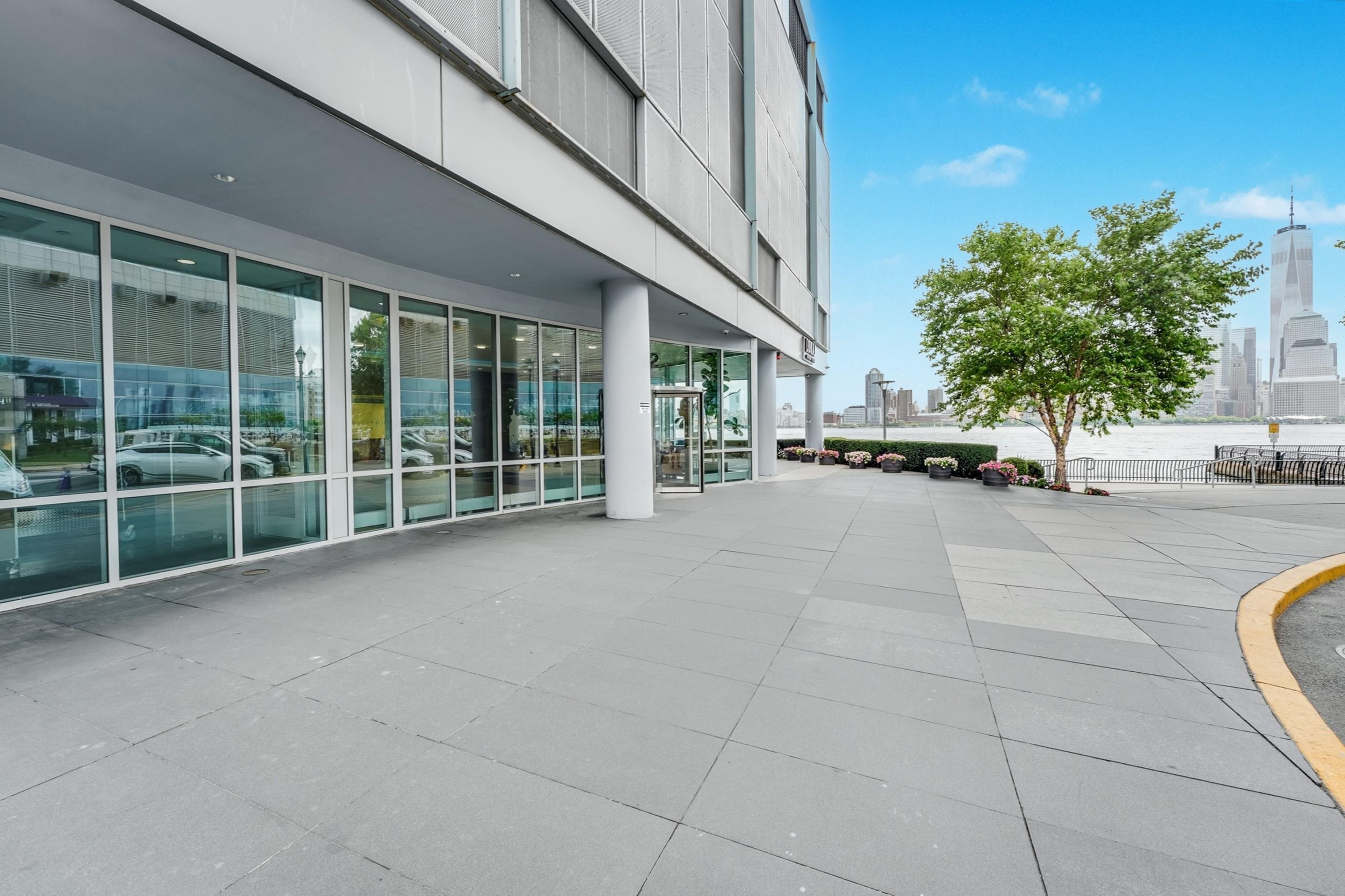 2 2ND ST Unit: 1605