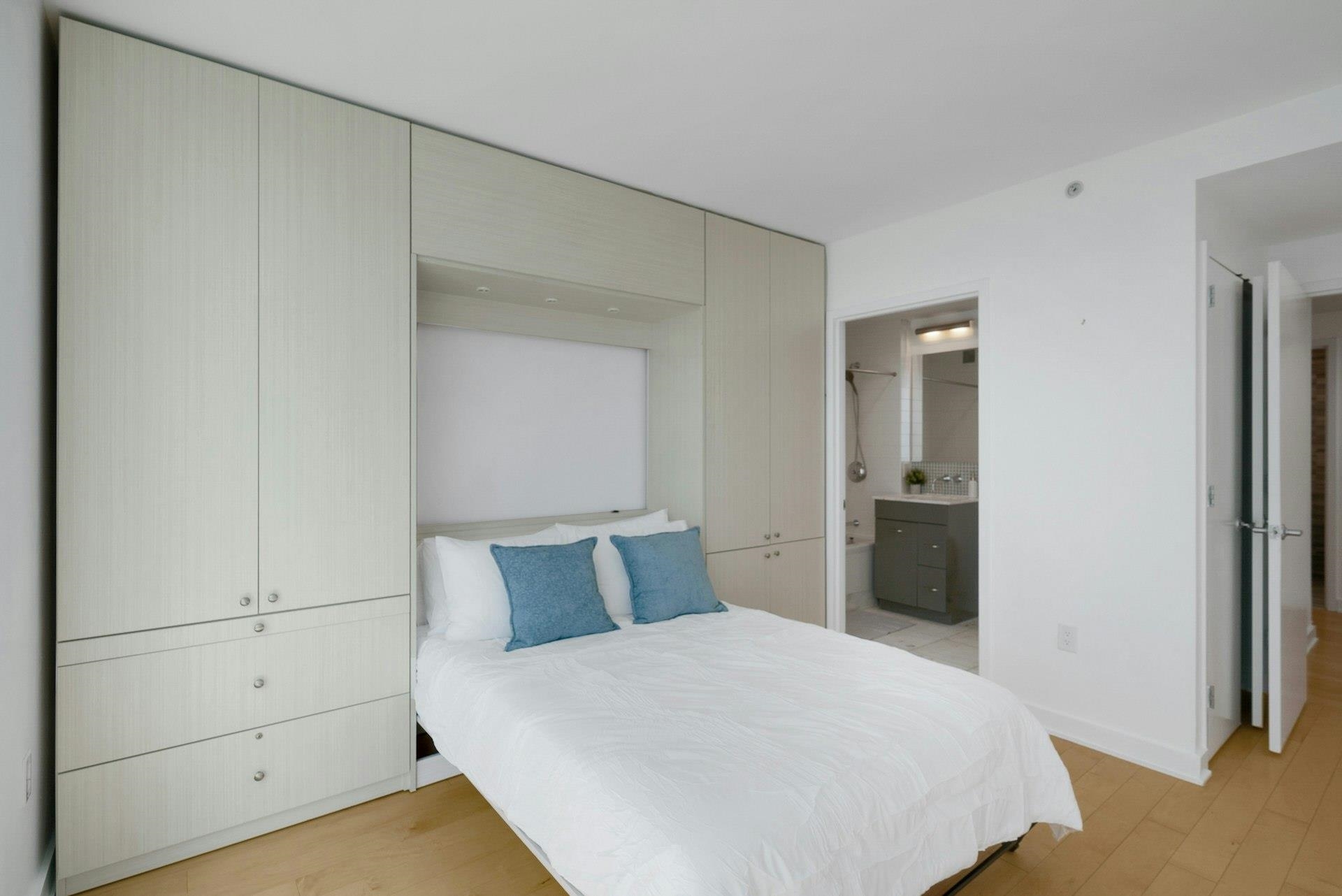 2 2ND ST Unit: 1605