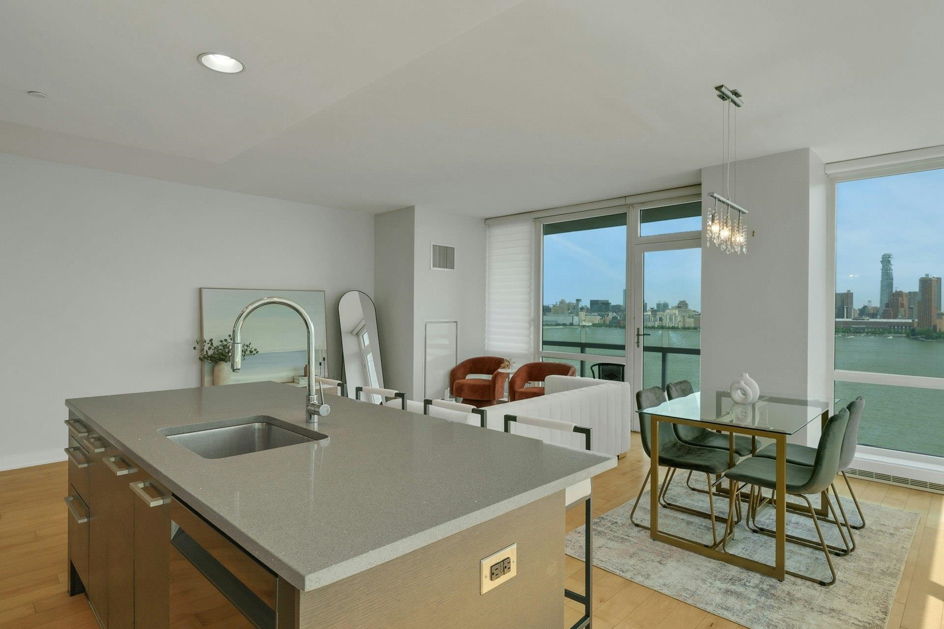 2 2ND ST Unit: 1605