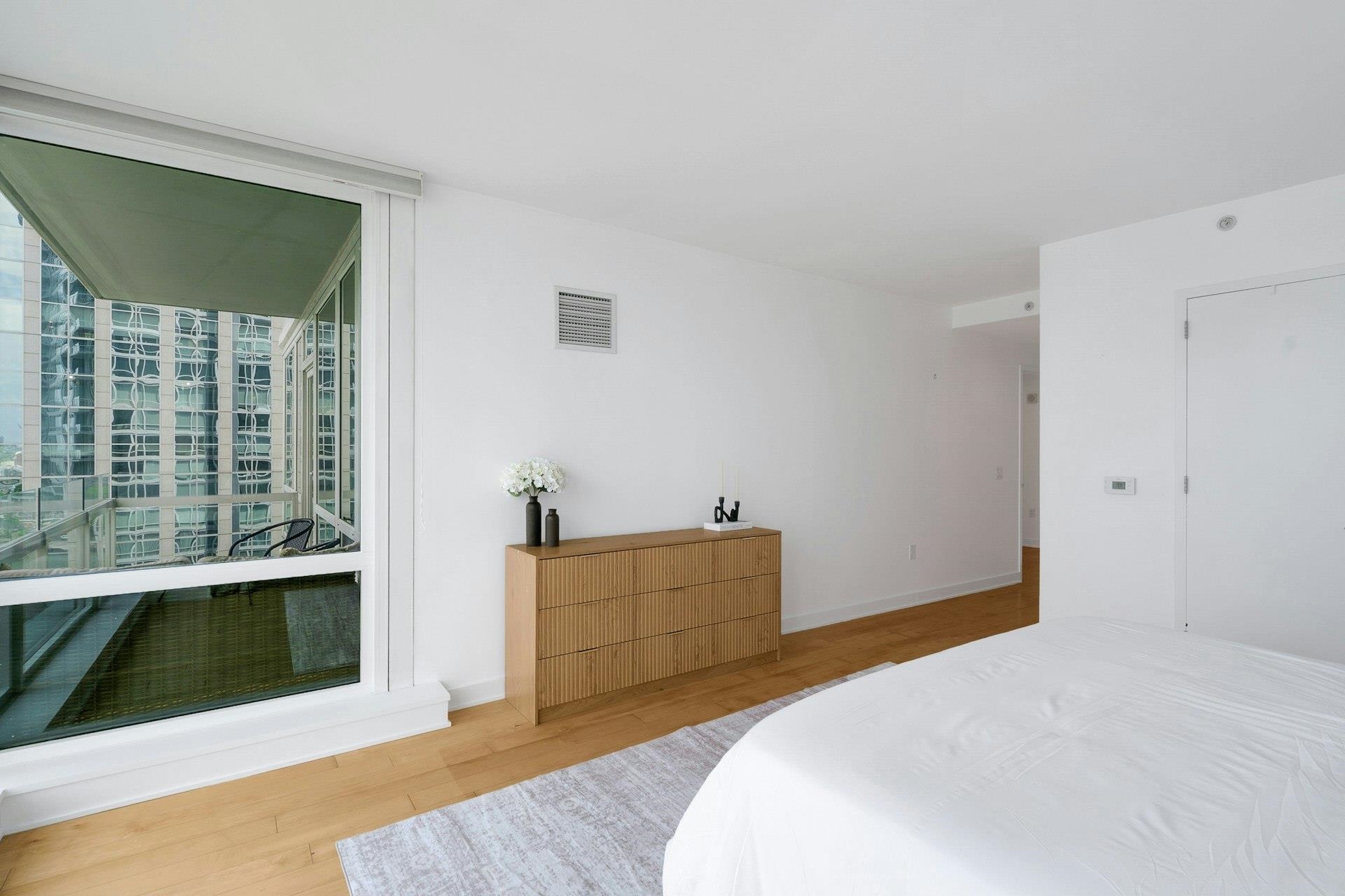 2 2ND ST Unit: 1605