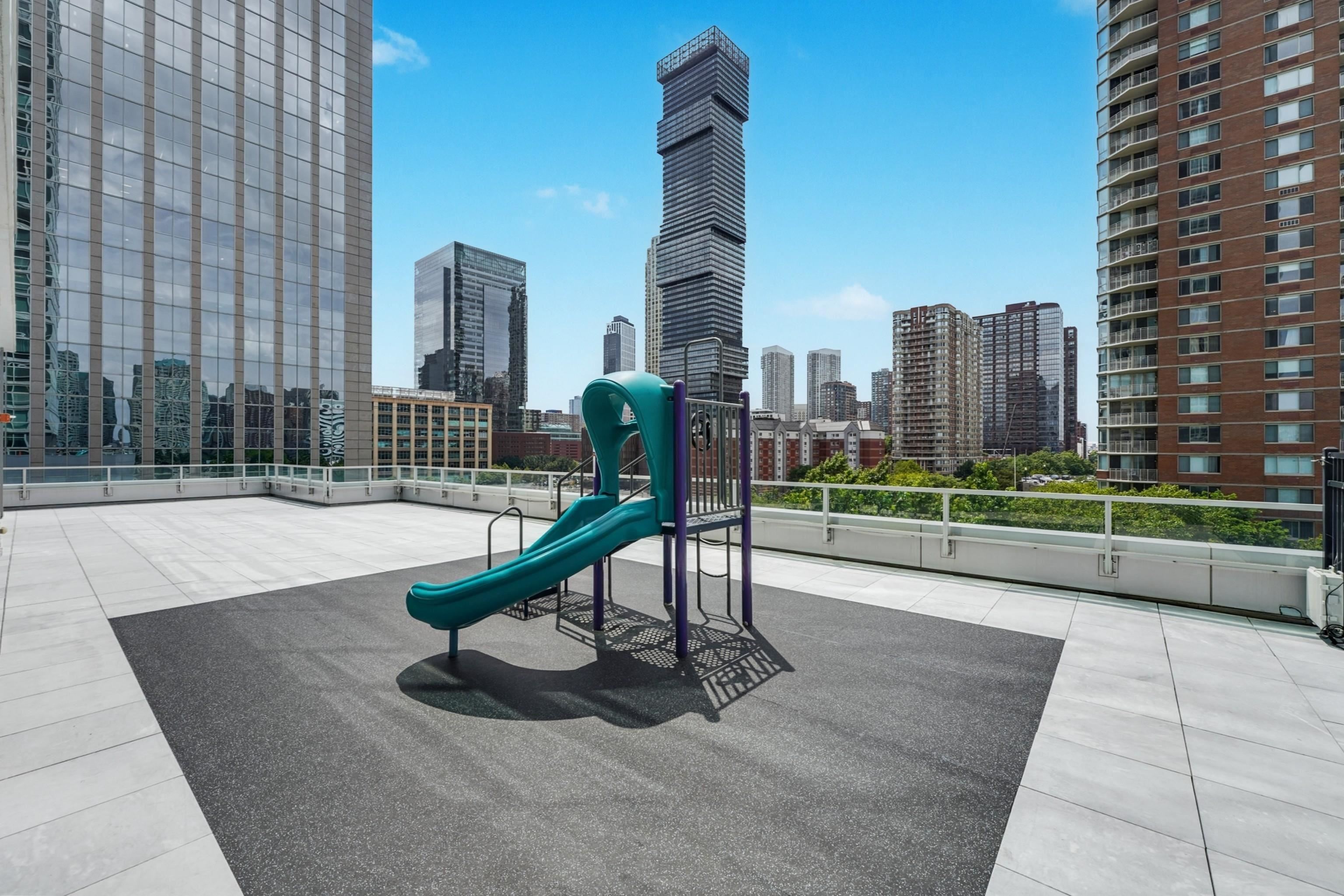 2 2ND ST Unit: 1605