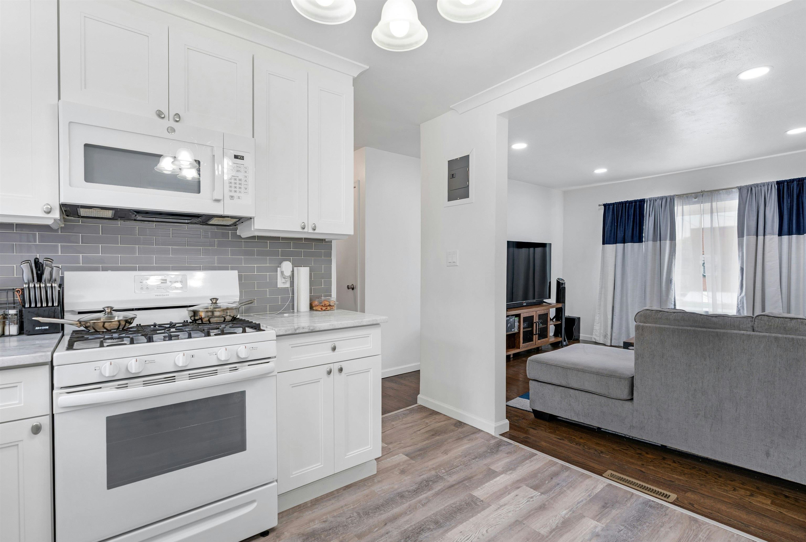 51 EAST 14TH ST