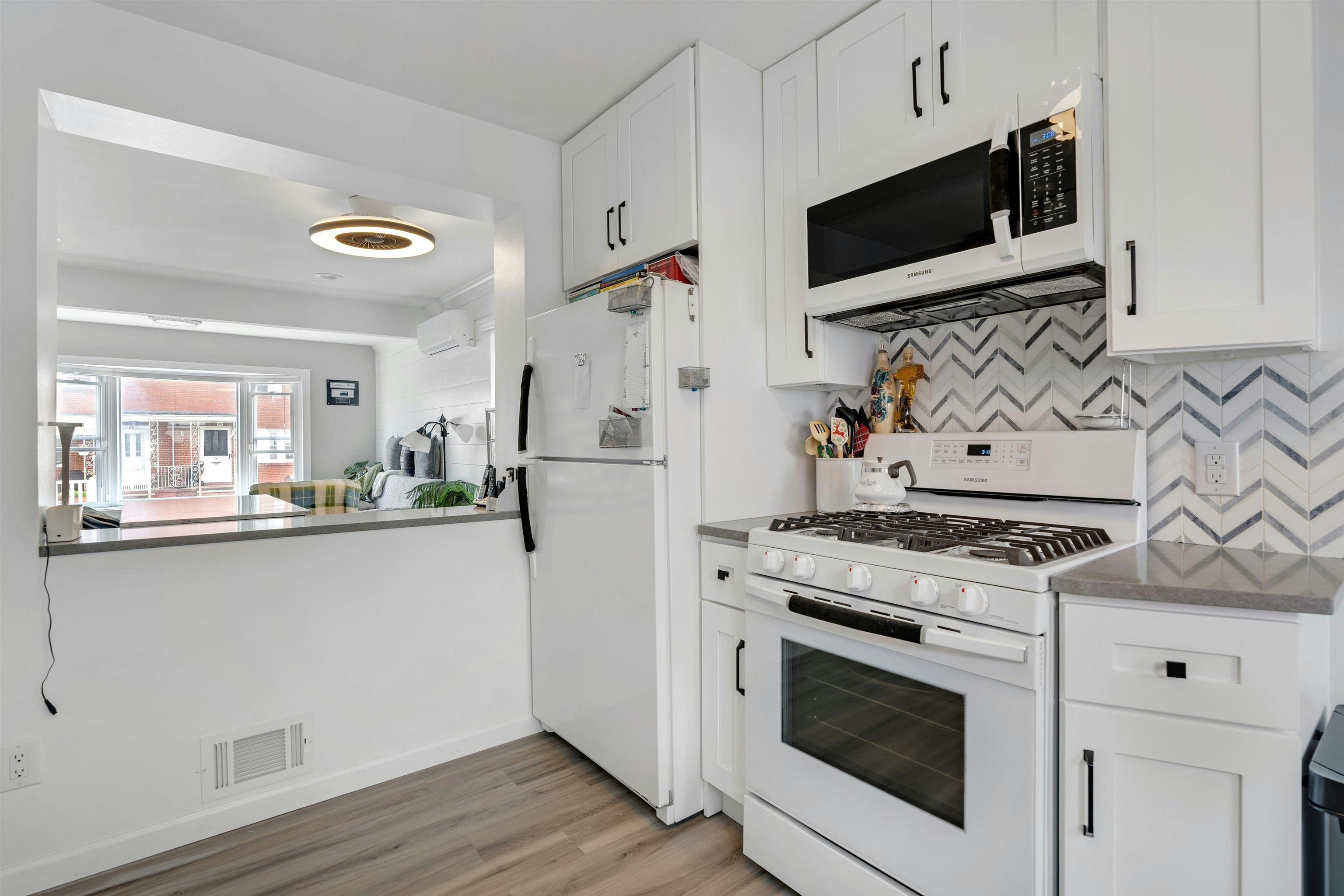 51 EAST 14TH ST