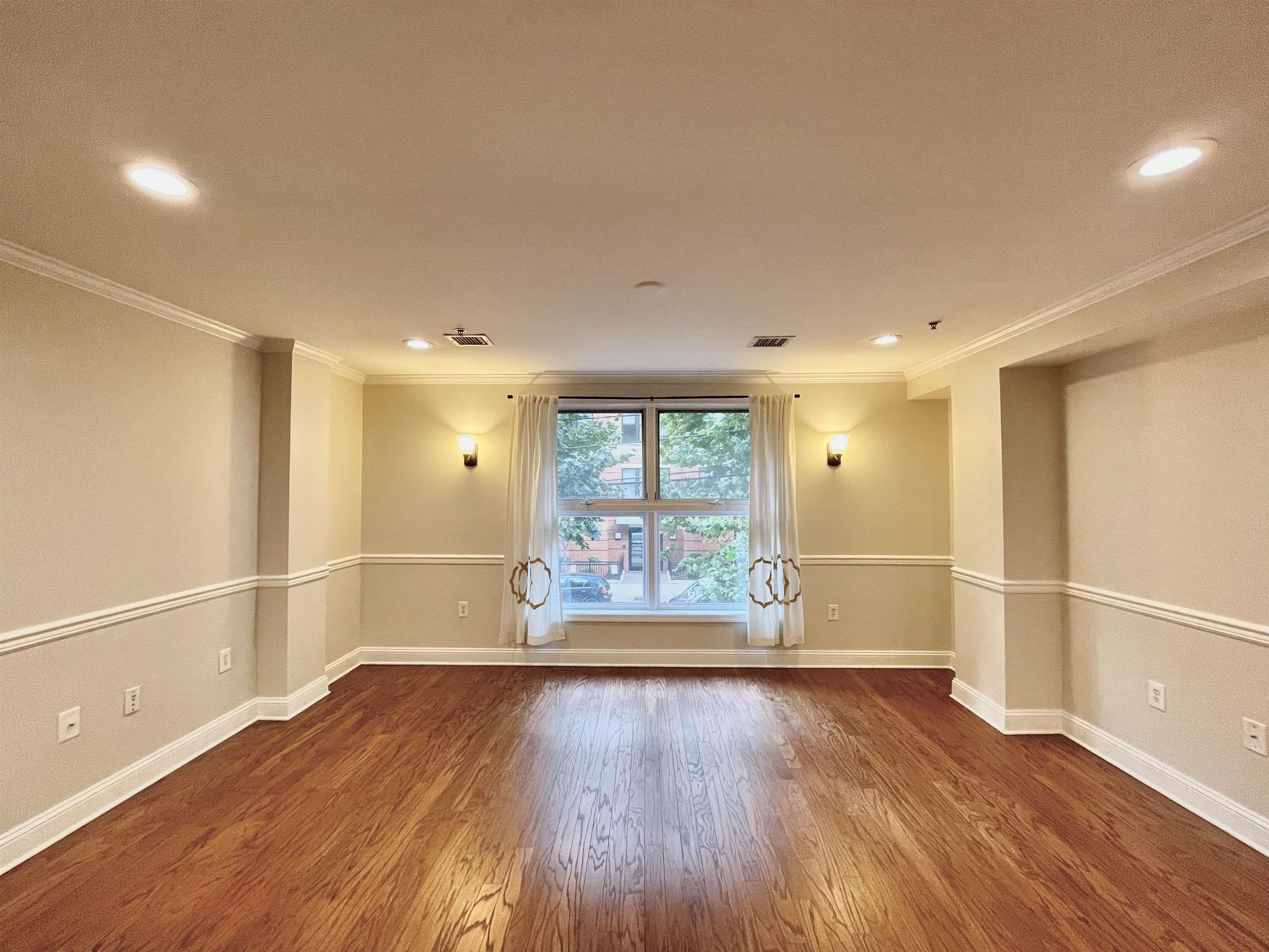 1331 GRAND ST Unit: 209