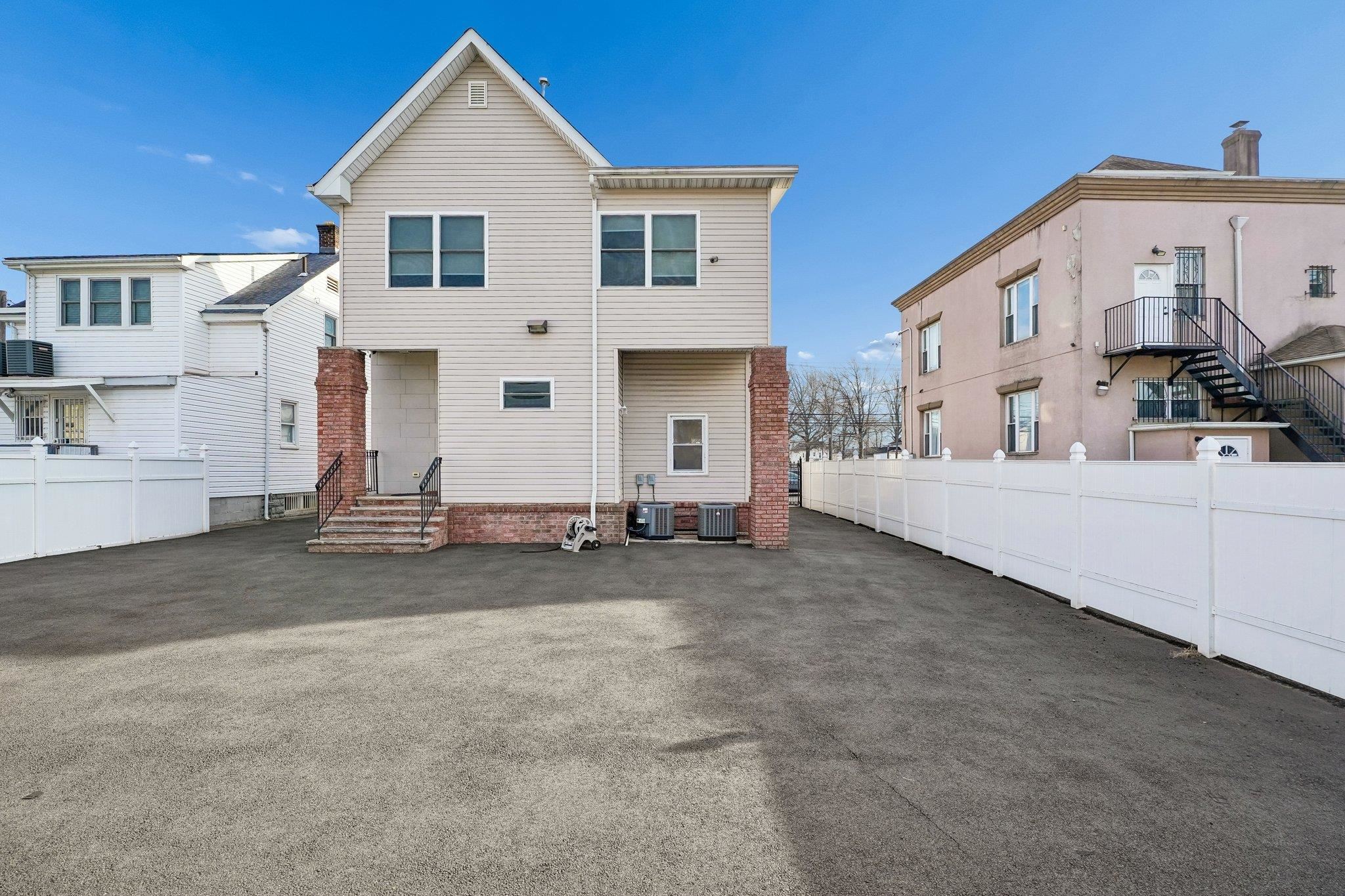 313 17 RAHWAY AVE