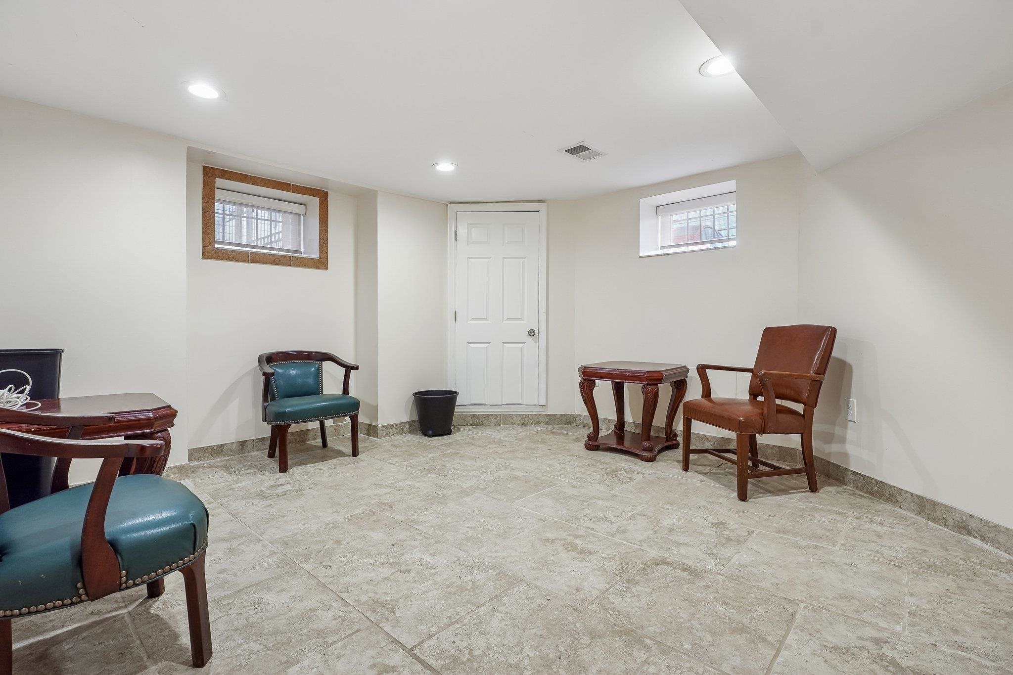 313 17 RAHWAY AVE