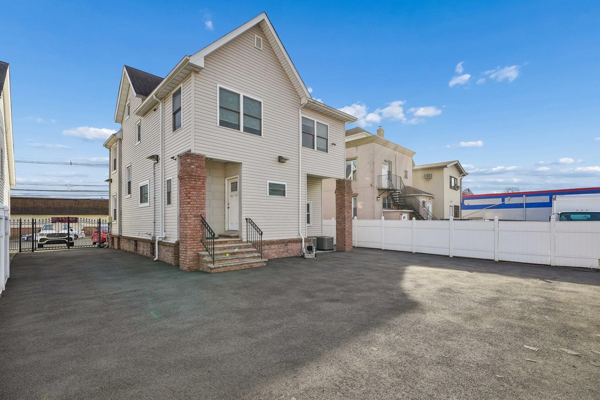 313 17 RAHWAY AVE