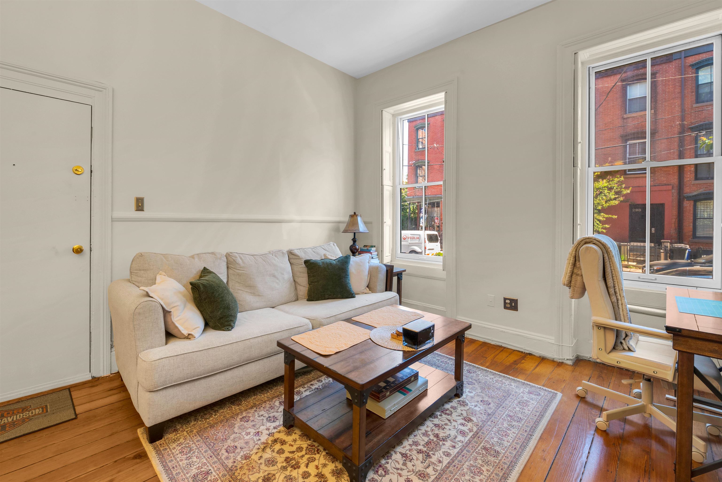 299 8TH ST Unit: 1L