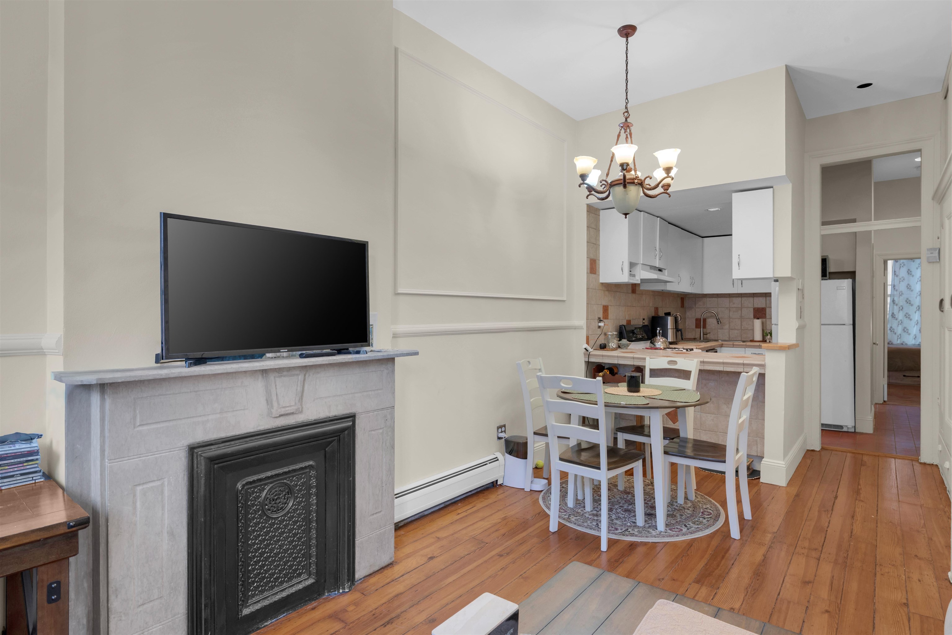 299 8TH ST Unit: 1L