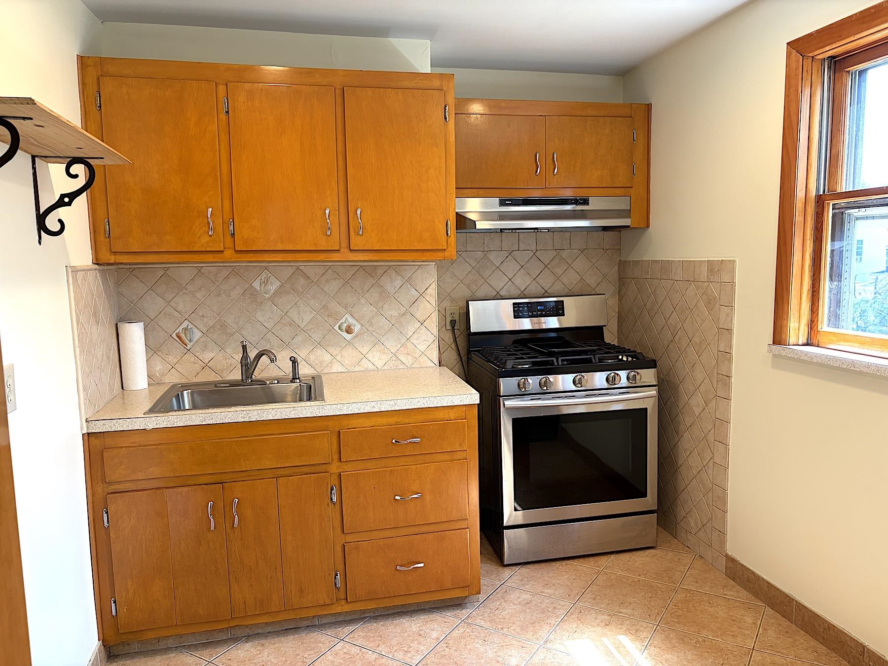 314 WEBSTER AVE Unit: 2