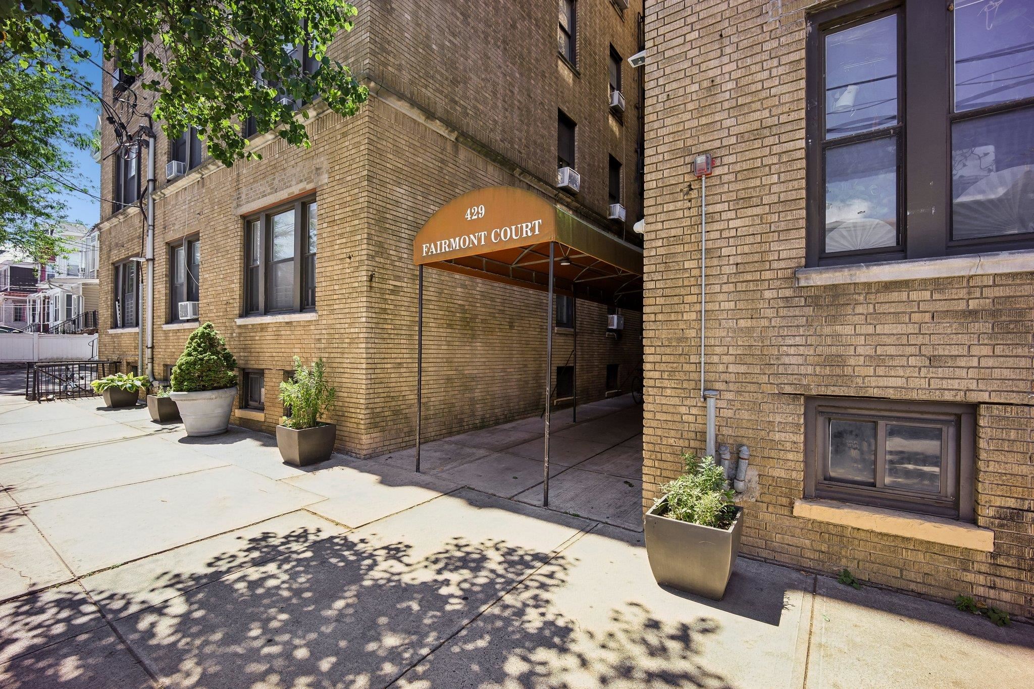 429 FAIRMOUNT AVE Unit: 104