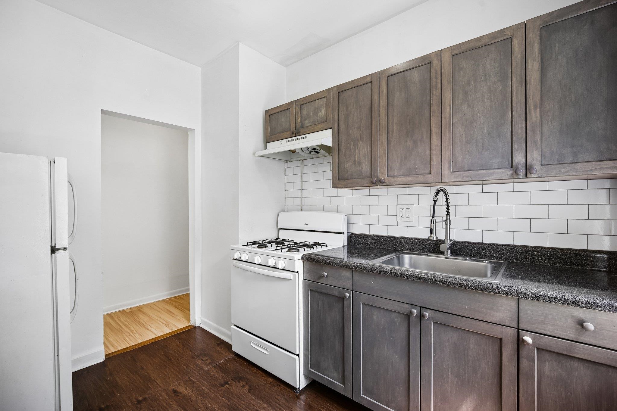 429 FAIRMOUNT AVE Unit: 104