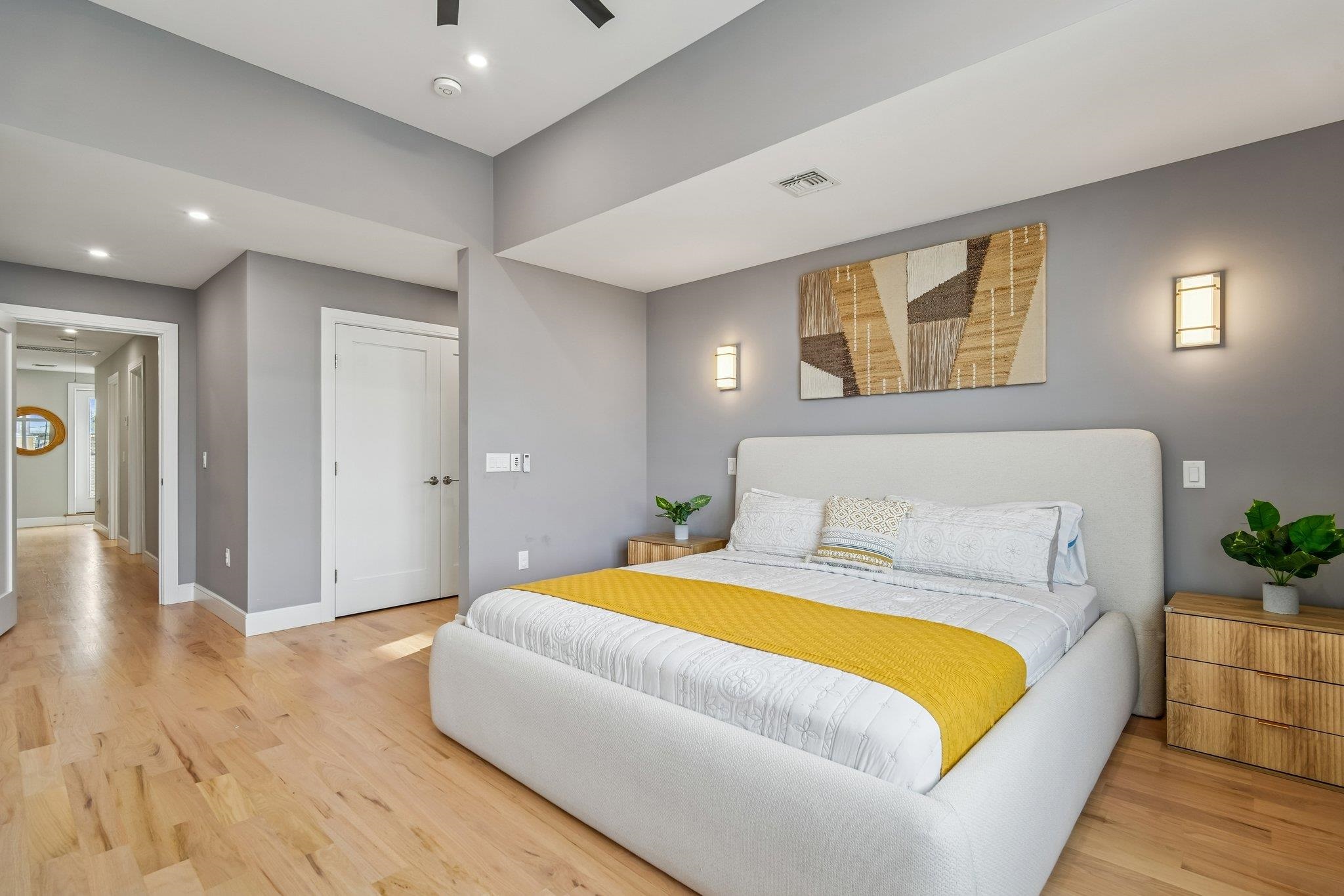 305 8TH ST Unit: 2