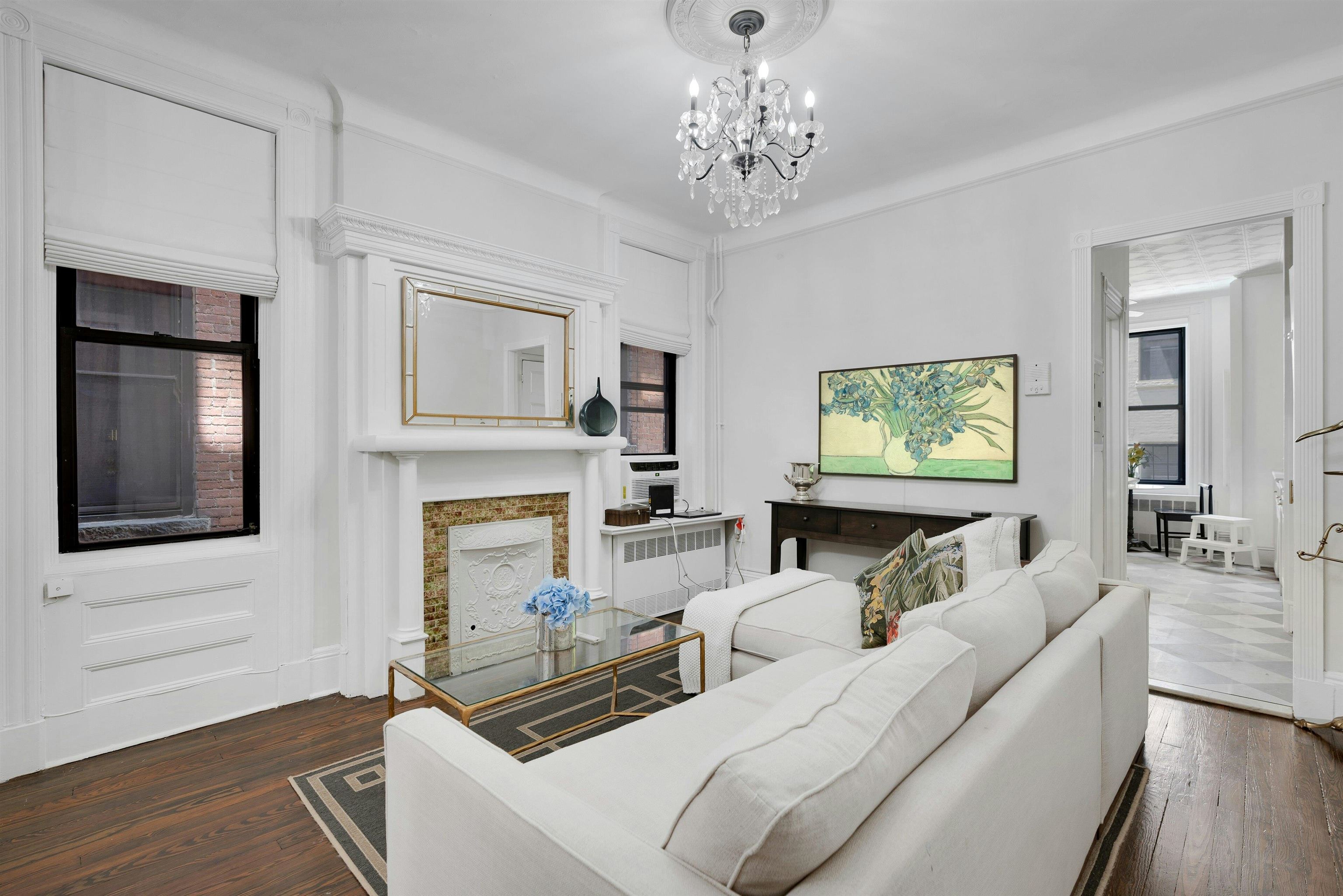 1112 PARK AVE Unit: 2L