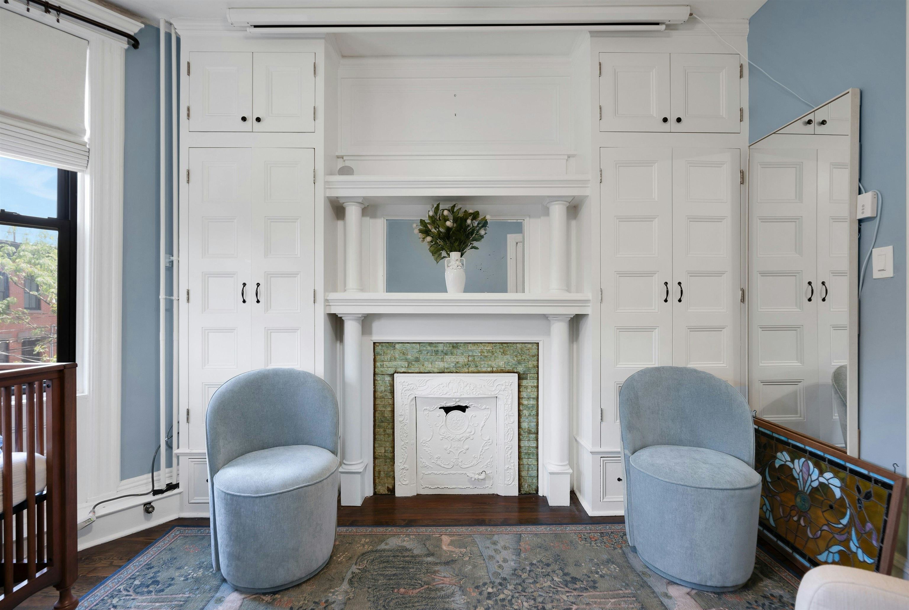 1112 PARK AVE Unit: 2L