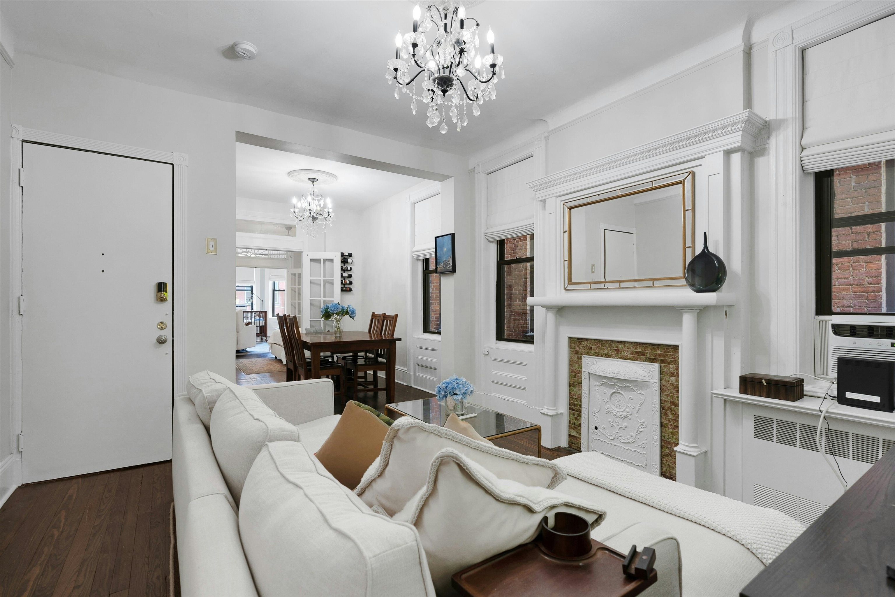 1112 PARK AVE Unit: 2L