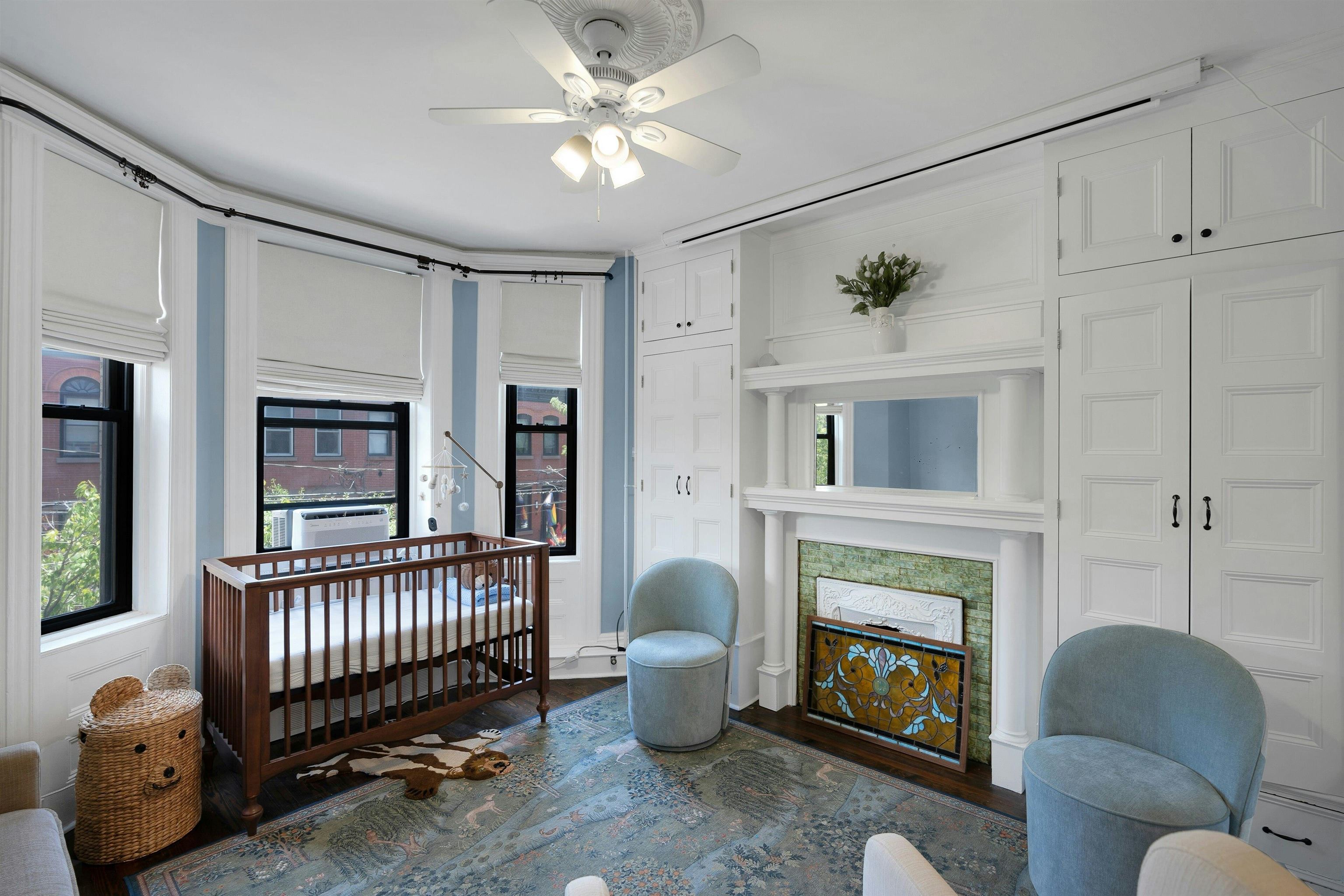 1112 PARK AVE Unit: 2L