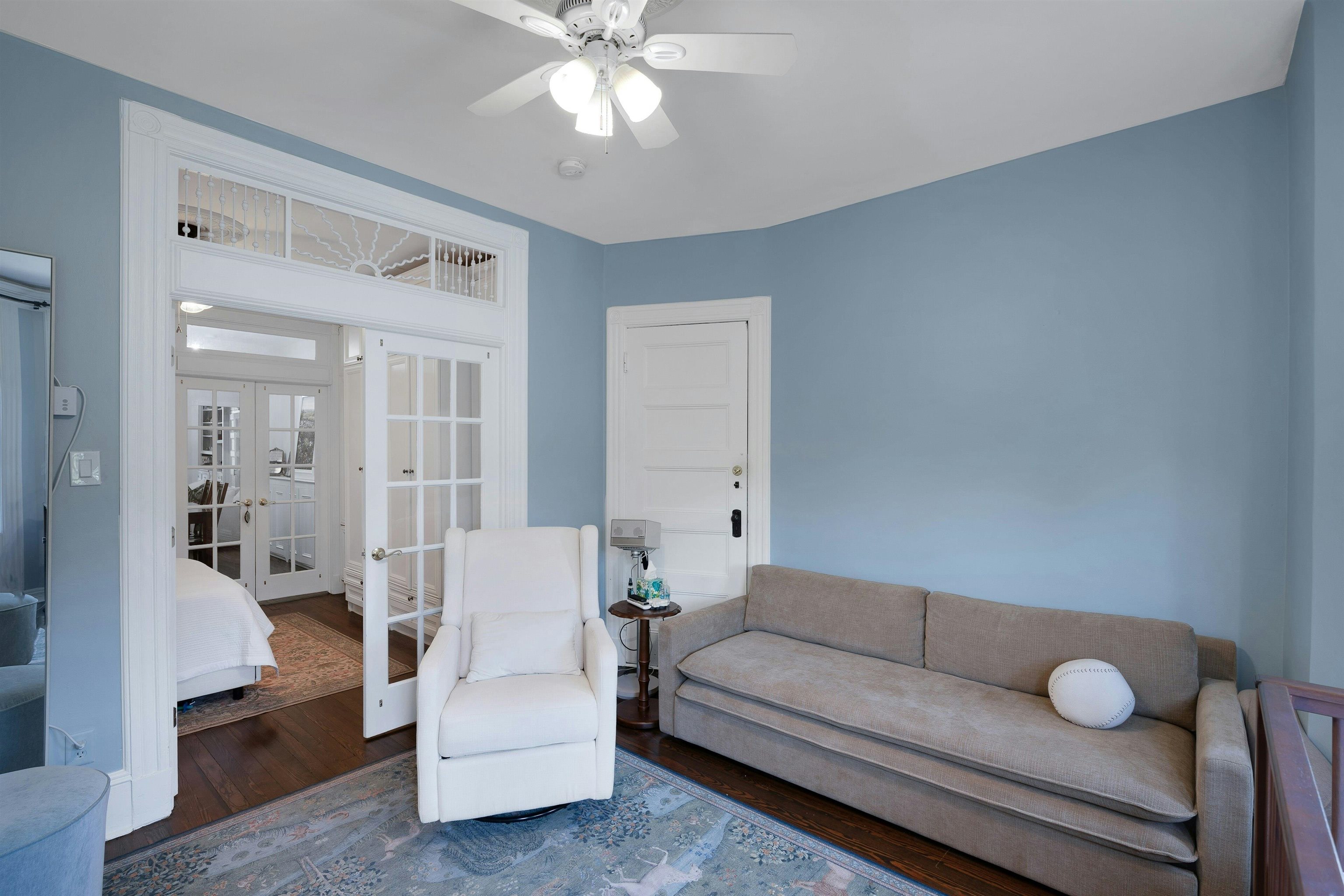 1112 PARK AVE Unit: 2L