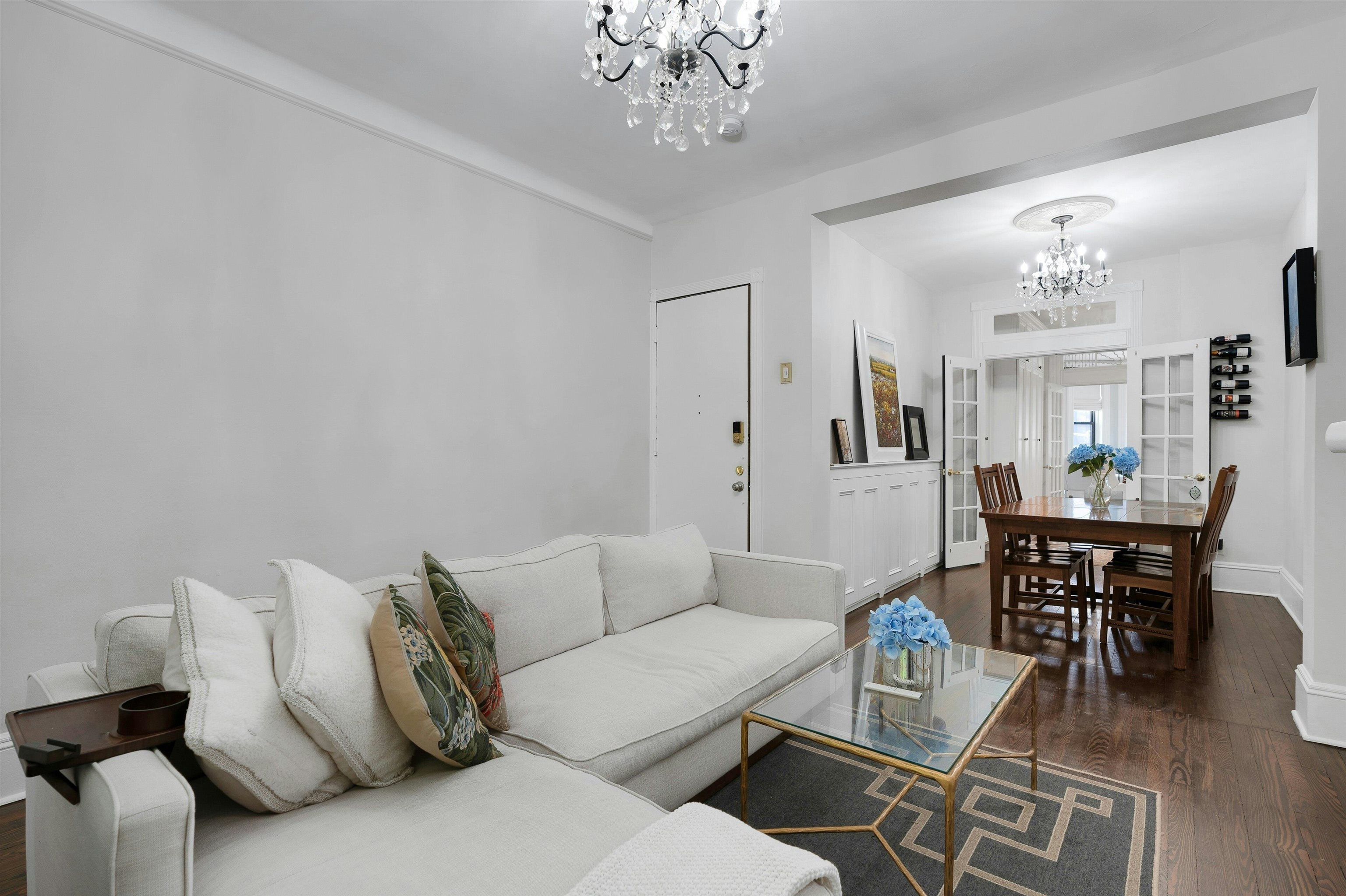 1112 PARK AVE Unit: 2L