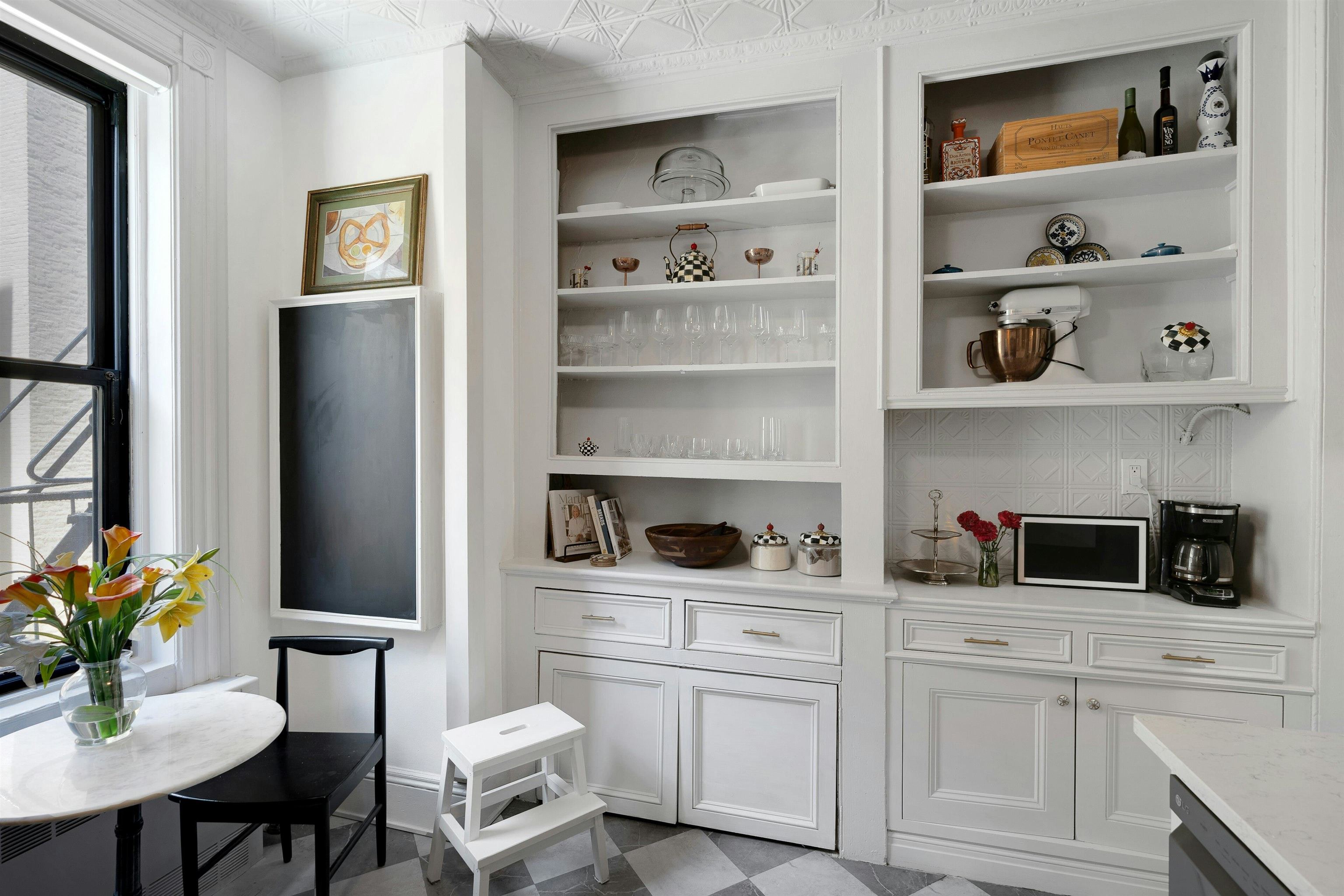 1112 PARK AVE Unit: 2L