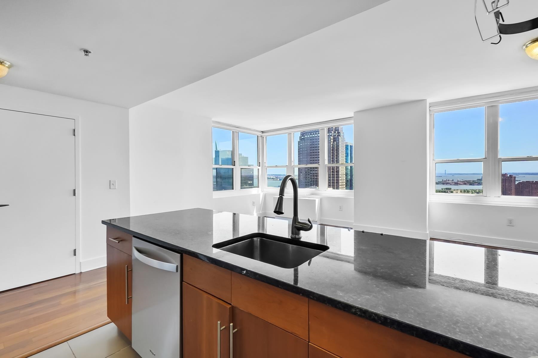88 MORGAN ST Unit: 3208