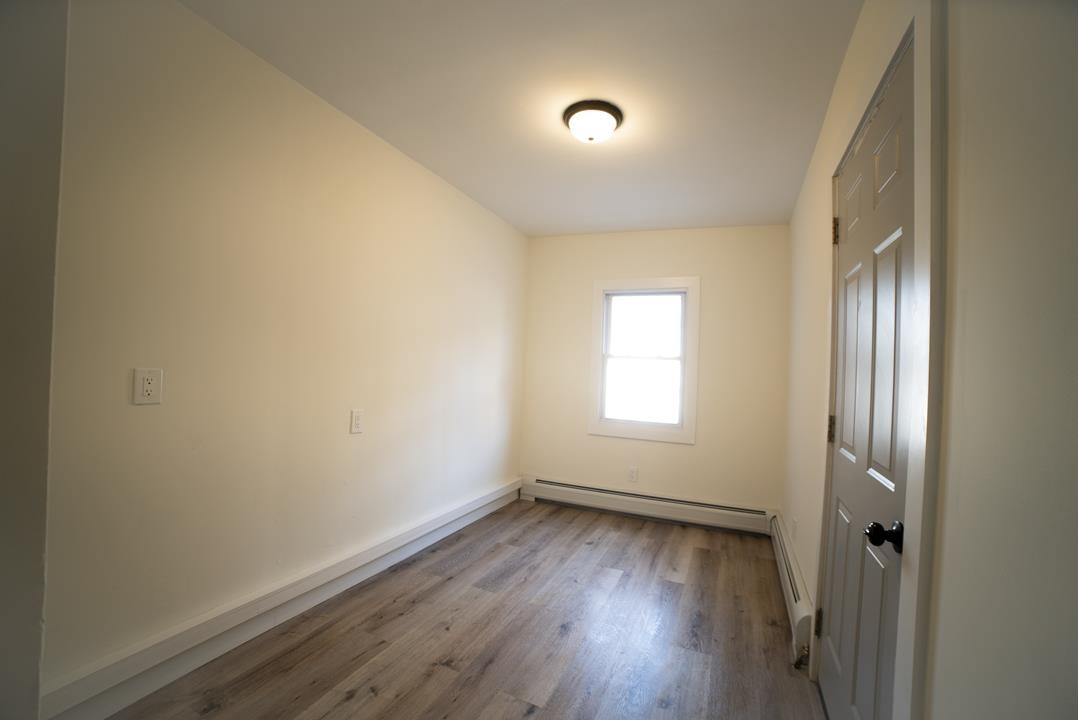 206 48TH ST Unit: 3